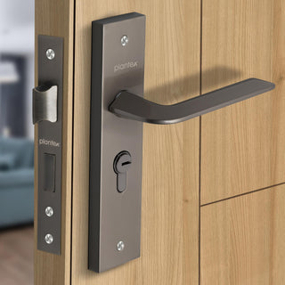 Plantex elegant door hardware - a touch of luxury for any entryway